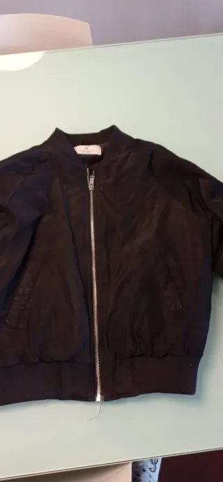 Chaqueta bomber negra 8/10 años