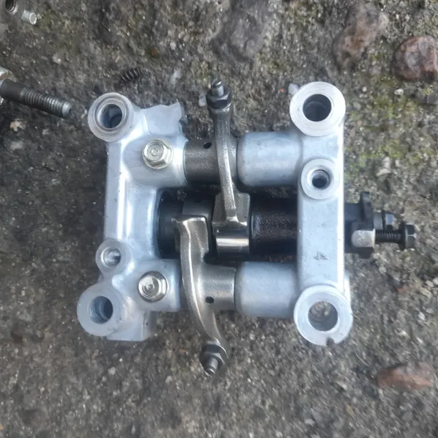 Culata Honda CBR 125 R con tapa