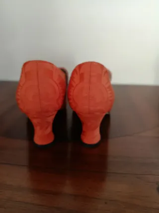 Zapatos de fallera naranjas