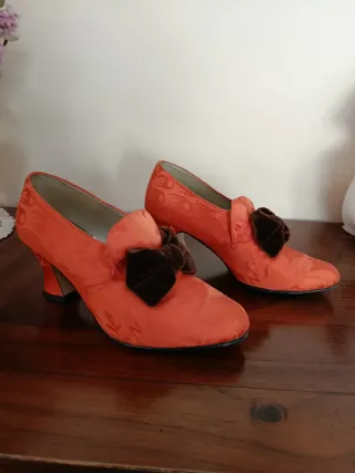 Zapatos de fallera naranjas