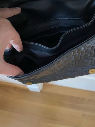 Bolso Zara negro acolchado piel sintética