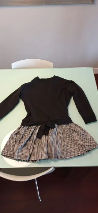 Vestido negro con falda de cuadros talla 11-12 año