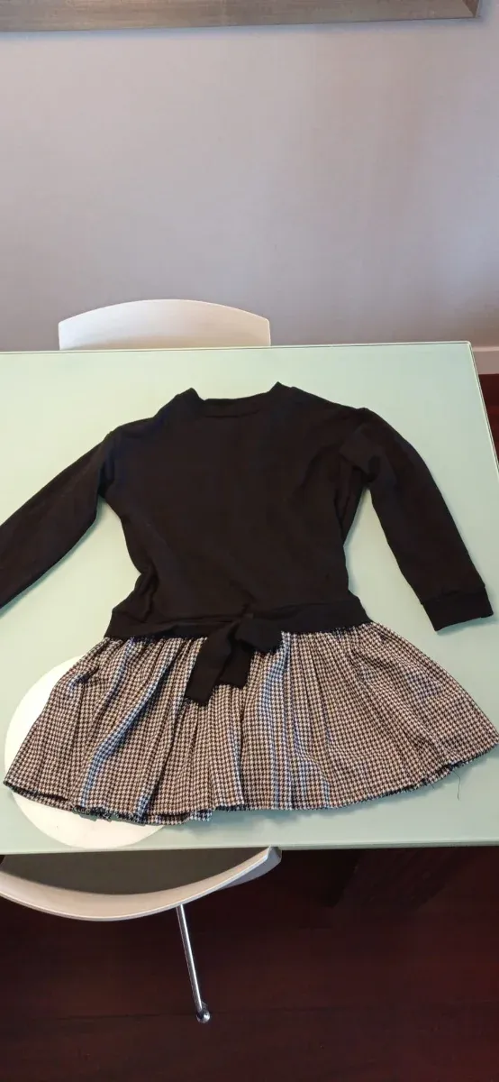 Vestido negro con falda de cuadros talla 11-12 año