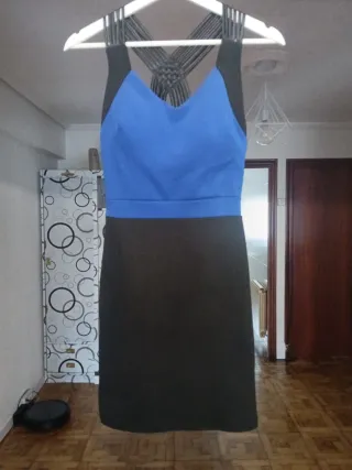 Vestido corto azul y negro