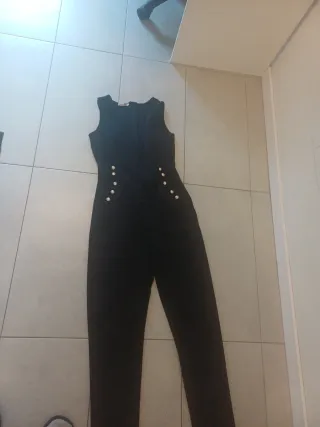 Mono negro mujer vestir