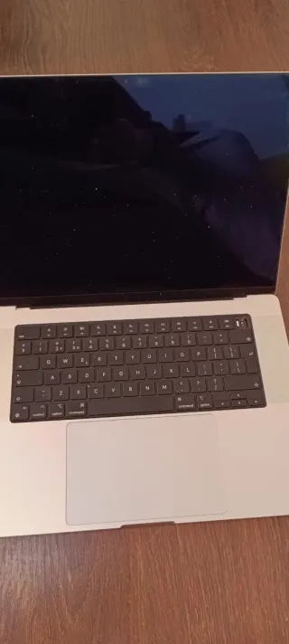 Apple MacBook Pro 16 A2485