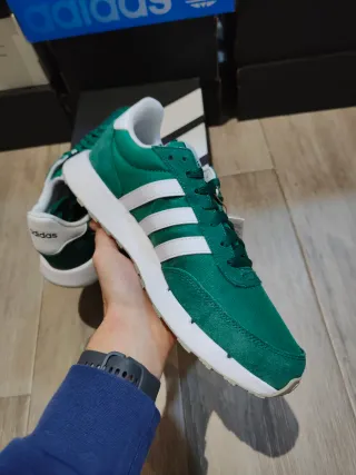 Adidas Run 60s 2.0 Talla 44 sin estrenar