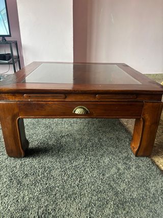 Mesa de centro de madera con cristal