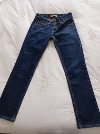 Jeans Levi's niña talla 27x 32