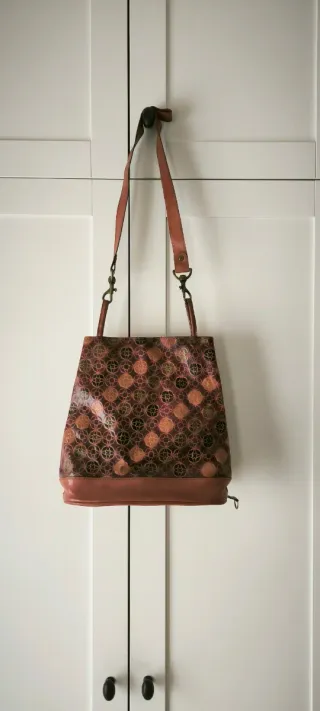 Bolso vintage cuero repujado