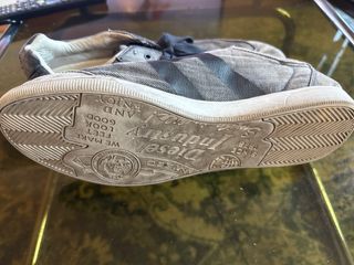 Zapatillas casuales Diesel grises y negras