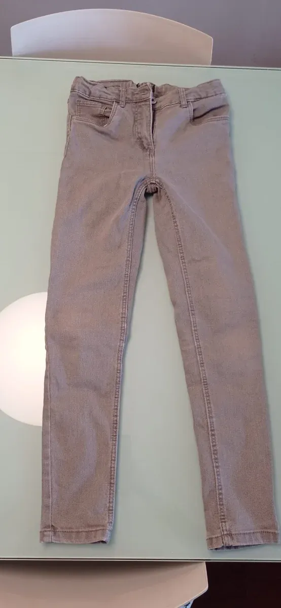 Tejanos grises slim fit 9/10 años