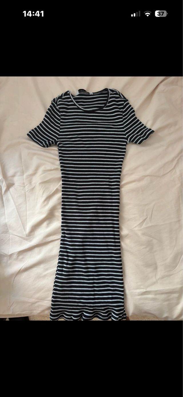 Vestido de rayas negro y blanco