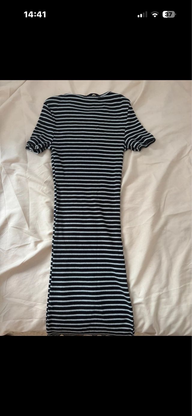 Vestido de rayas negro y blanco