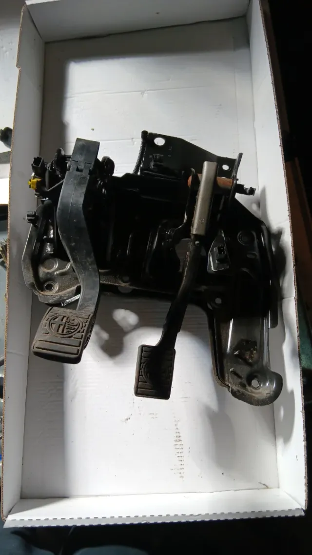 Pedalier Alfa Romeo 159