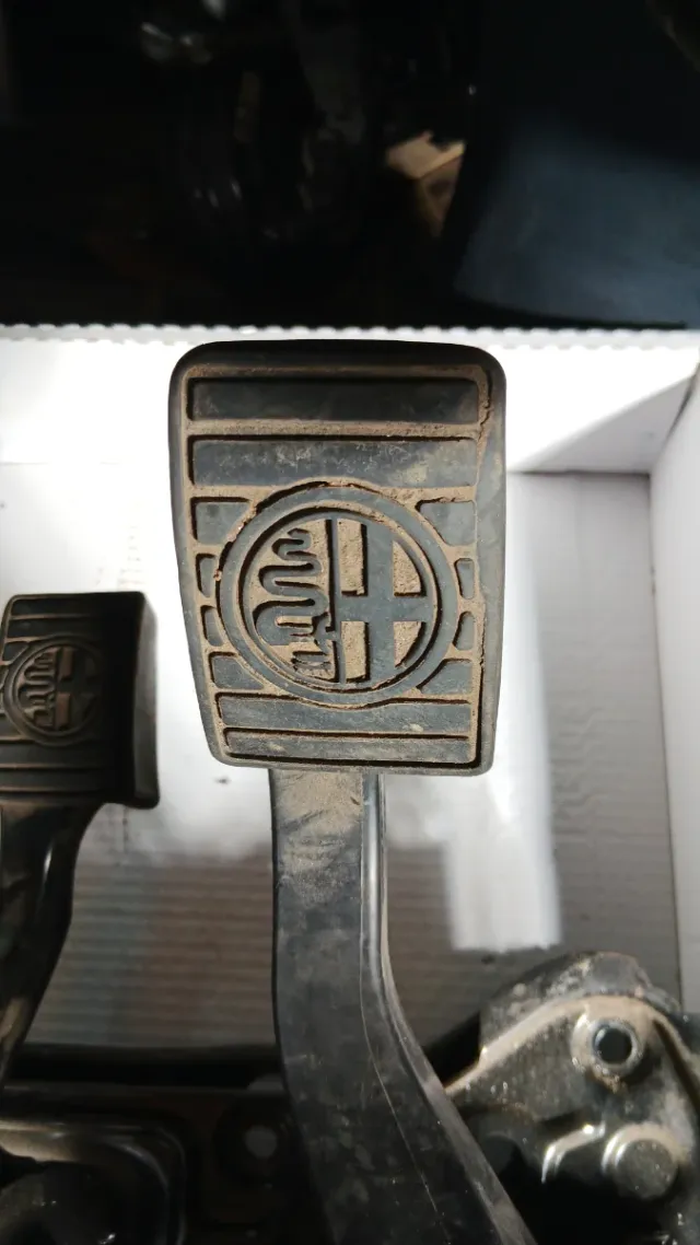 Pedalier Alfa Romeo 159