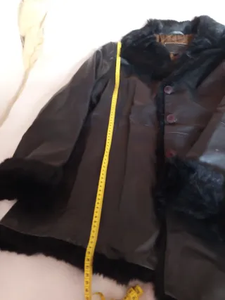Abrigo de piel negro T 48