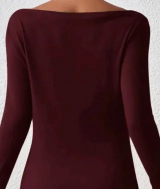 Camiseta escote barco burdeos