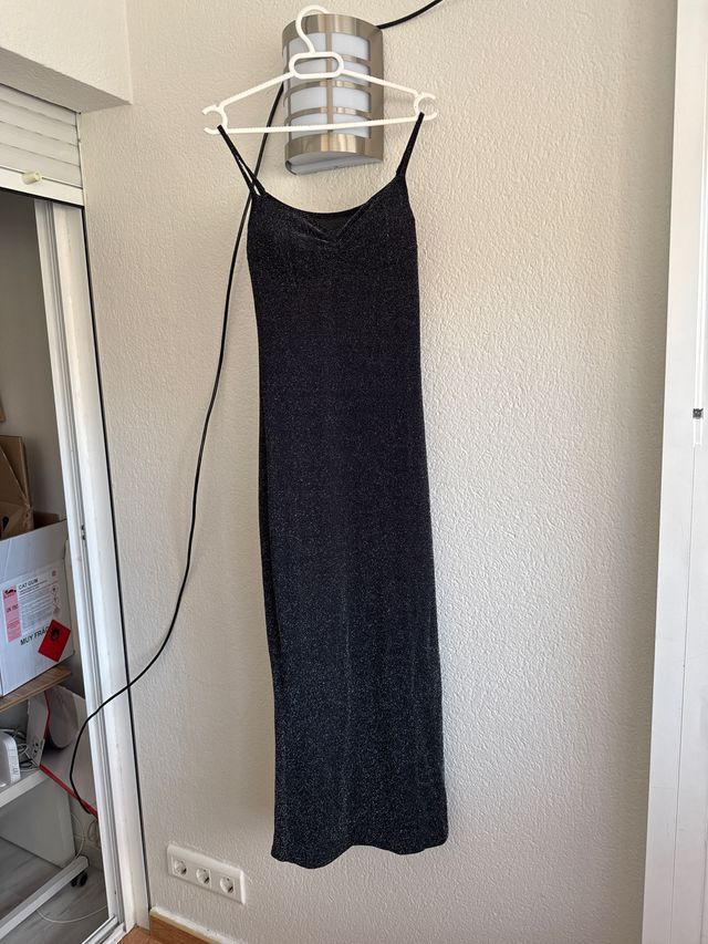 Vestido largo negro brillante