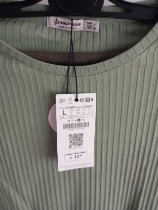 Camiseta Stradivarius verde talla L