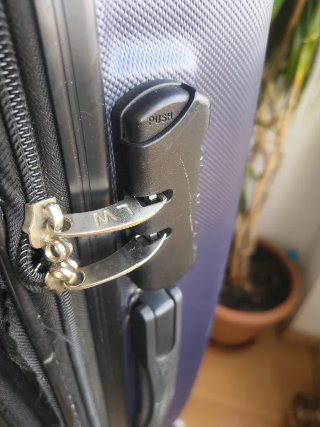 Valigia trolley rigida grande a 4 ruote