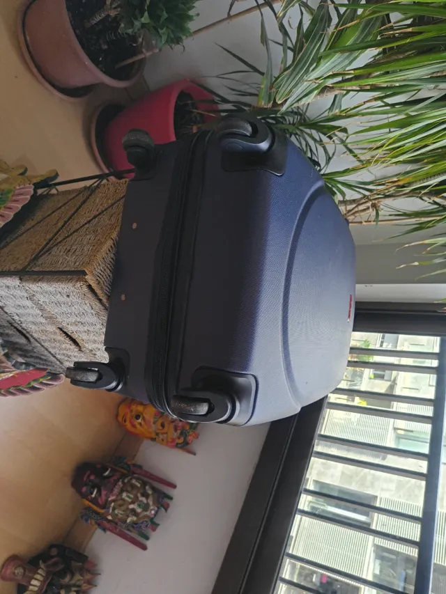 Valigia trolley rigida grande a 4 ruote