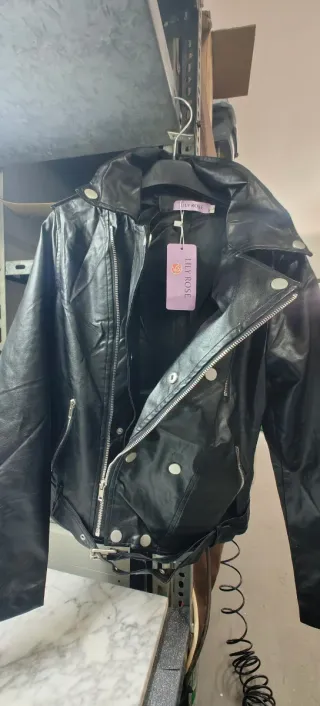 Chaqueta polipiel negra Lily Rose