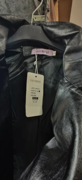 Chaqueta polipiel negra Lily Rose