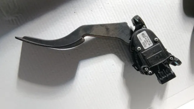 Acelerador Alfa 159 HELLA