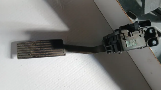 Acelerador Alfa 159 HELLA