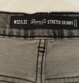 Pantalón pitillo gris. T/W32 “Primark”