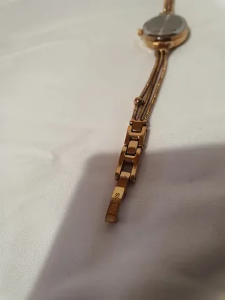 Reloj Julius Dorado y Blanco