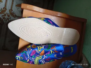 Zapatos bordados azules