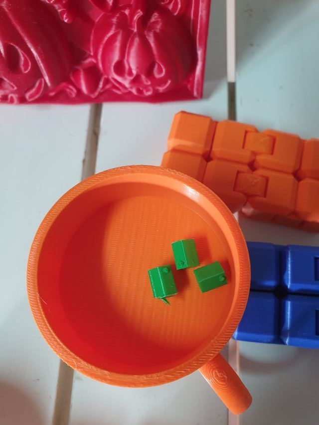 Lote 7:  8 figuritas 3D de plástico PLA a elegir.