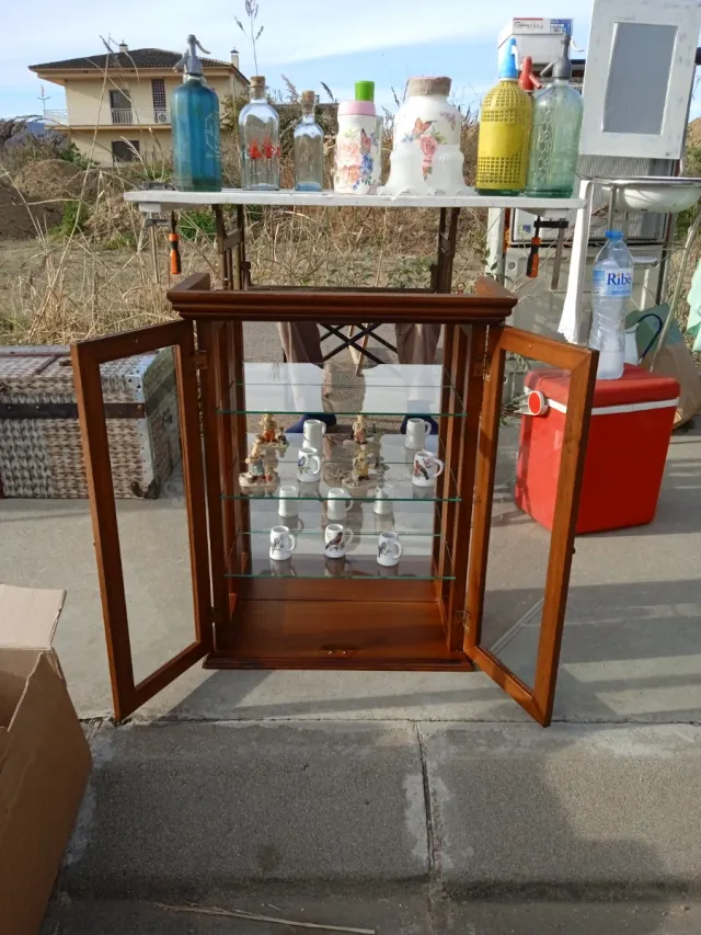 Vitrina madera y cristall