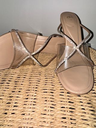 Sandalias Zara tacón transparente pedrería