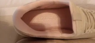 Skechers Memory Foam Beige y Rosas