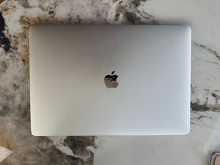 MacBook Pro 15” 2016 i7 Plata