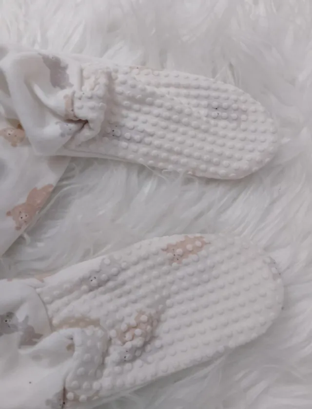 Body de bebé con pies estampado ositos