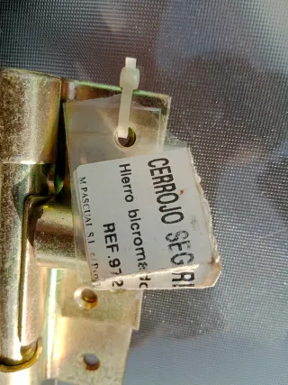 Cerrojo de seguridad metálico