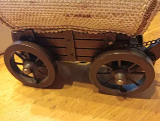 Lampada da tavolo a forma di carro