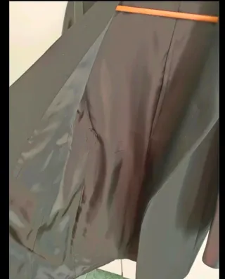 Abrigo Zara Negro con Mangas de Piel