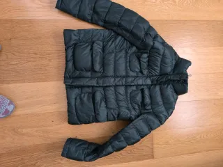 Chaqueta corta plumas Uniqlo