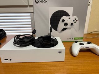 Xbox Series S 1TB Bianca + Controller + Cuffie