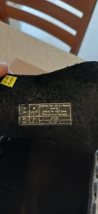 Dr. Martens Dante black