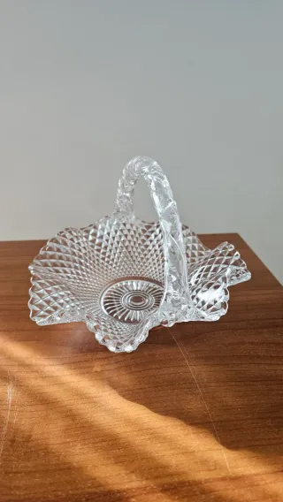 Cestino in vetro con manico vintage