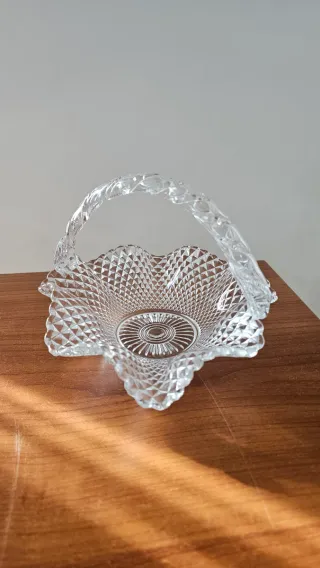 Cestino in vetro con manico vintage