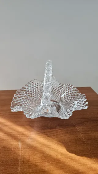 Cestino in vetro con manico vintage