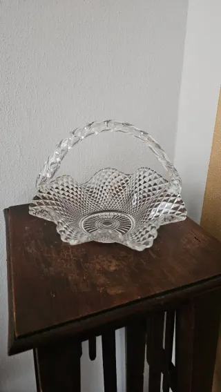 Cestino in vetro con manico vintage