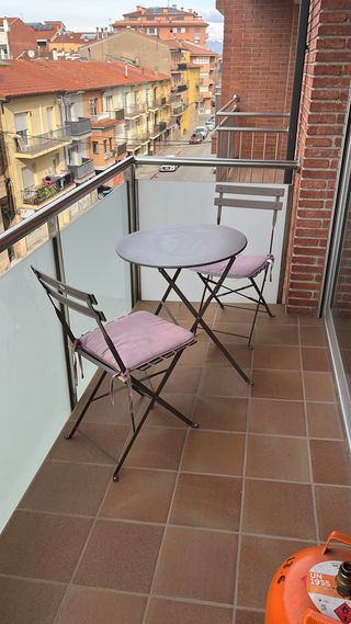 Tavolo e 2 sedie pieghevoli per terrazzo